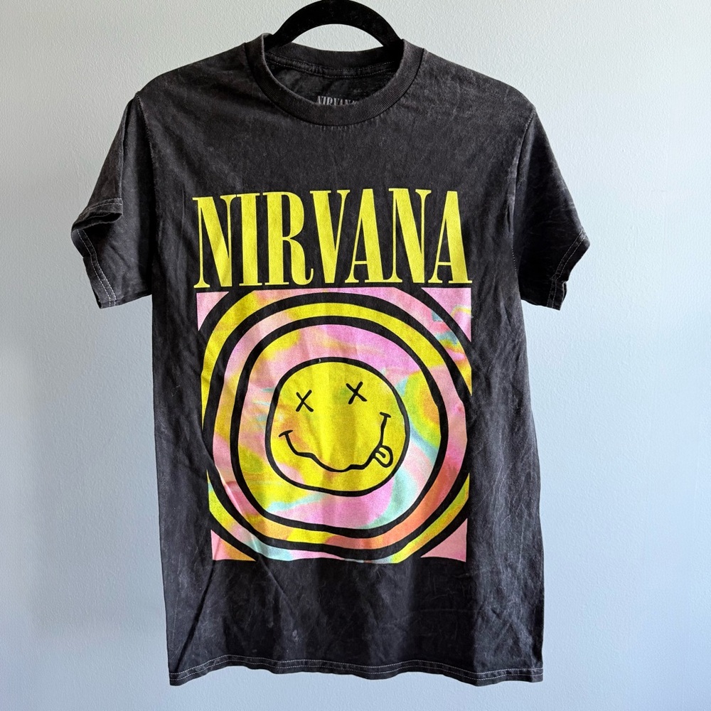 NWOT Nirvana Dazed Smile Graphic T-Shirt, Charcoal Grey | Size Small